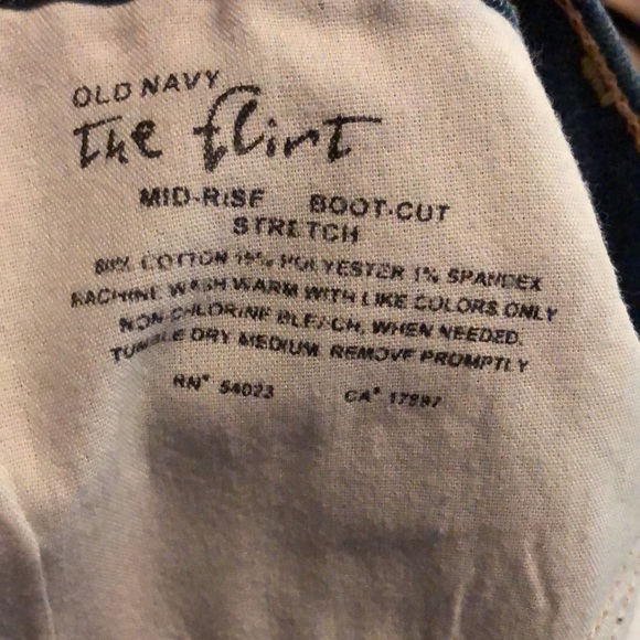 Old Navy “The Flirt” Jeans Plus Size 16, Iron Seamed on Front; Boot Cut Midrise - Picture 10 of 10